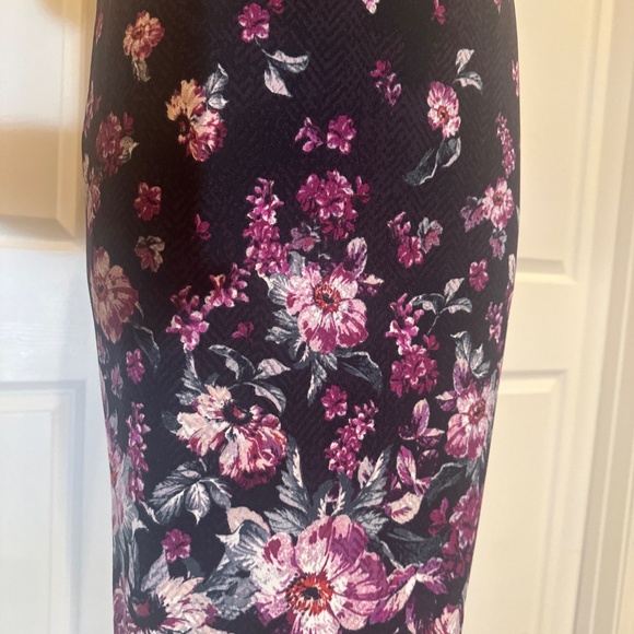 Dress - Picture 4 of 12